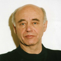 Михаил Ахманов